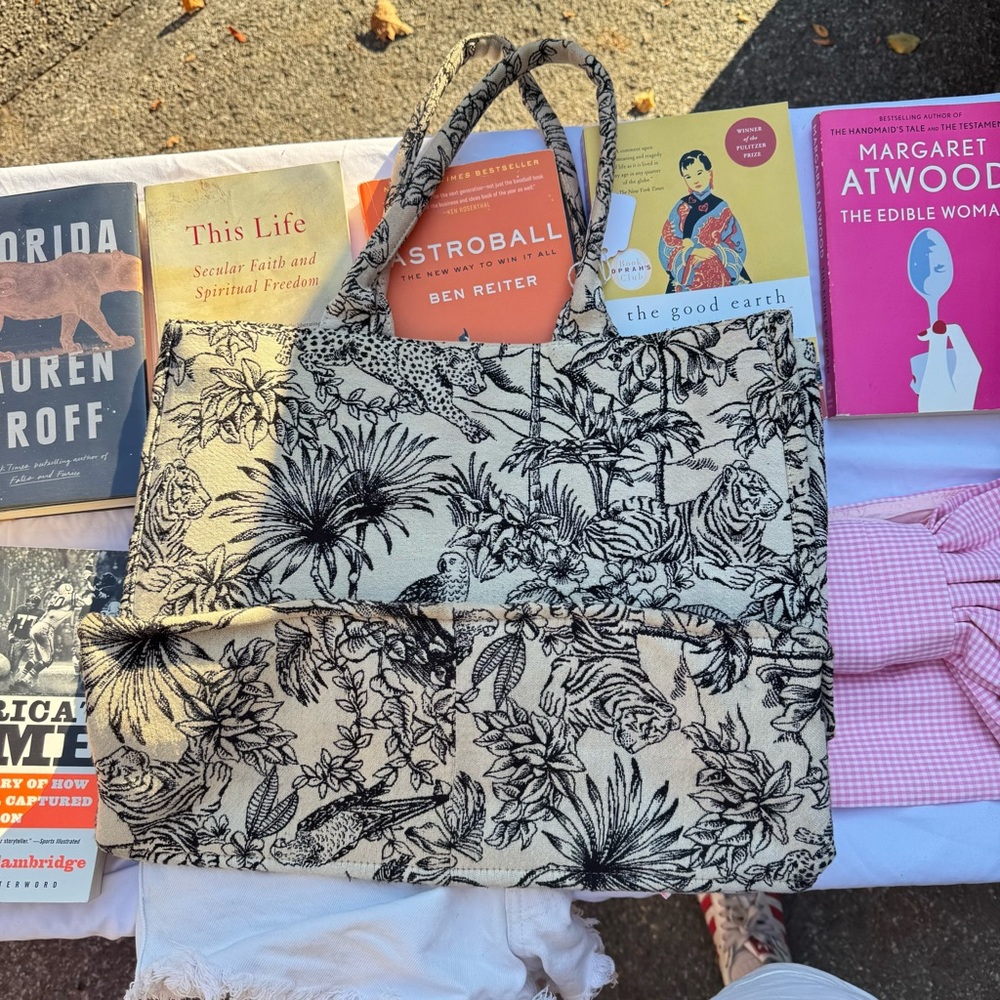 Patterned Tote - Picture 2 of 3